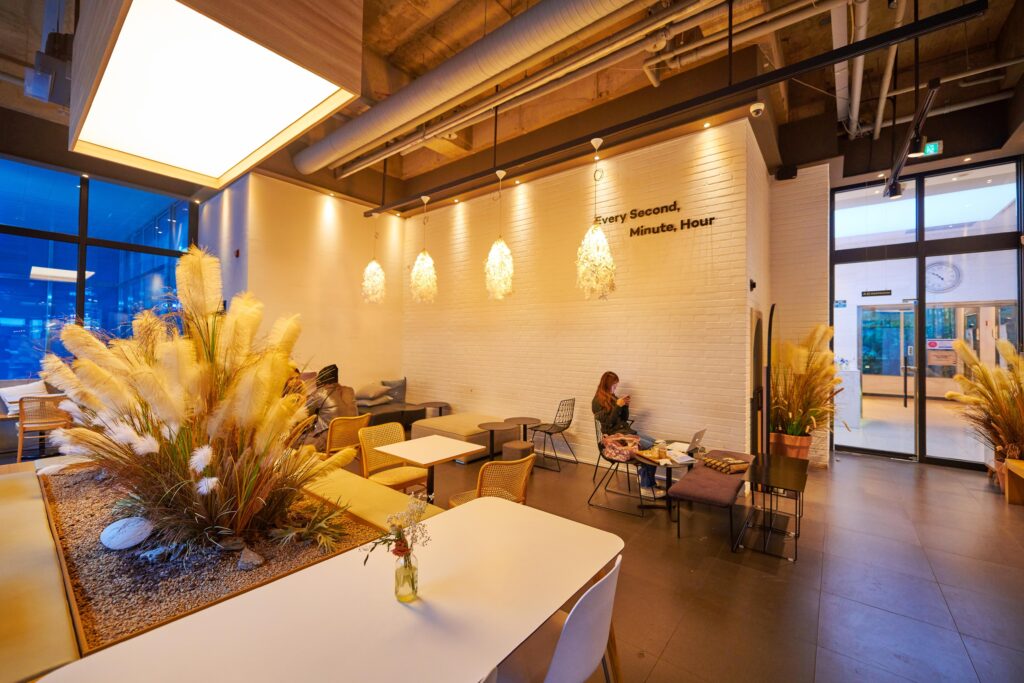 Seongsu cafe interior Seoul Korea - Khorea.com