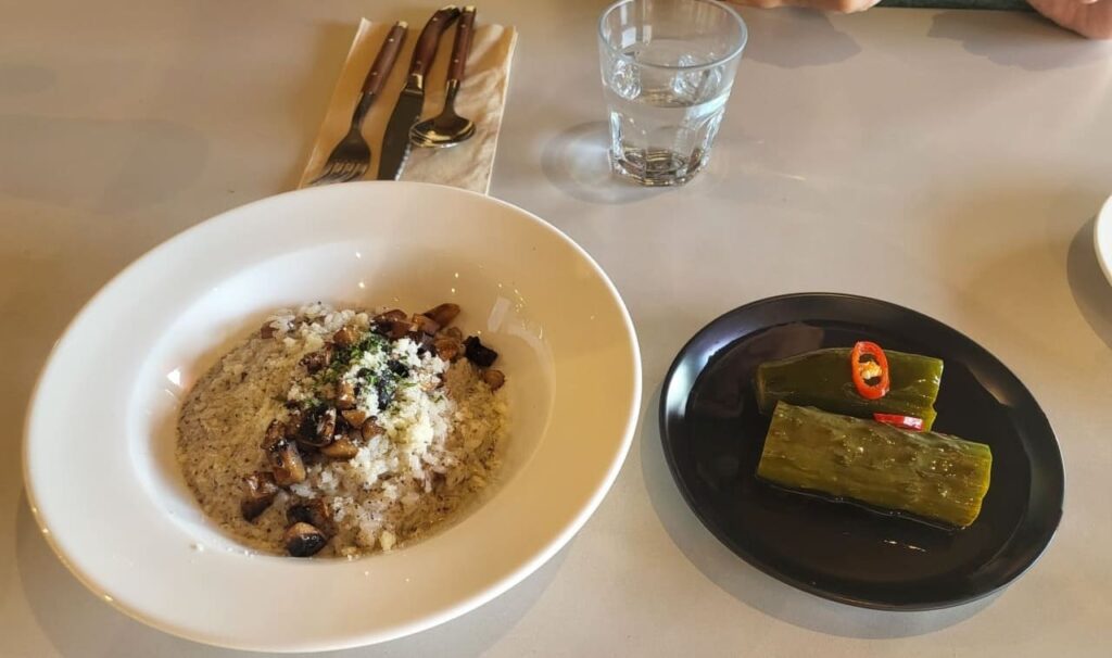 Pasta and Table setting - Le Franc Rooftop cafe Insa-dong Seoul Korea