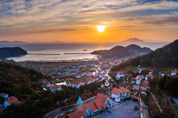 Night view of Namhae German Village