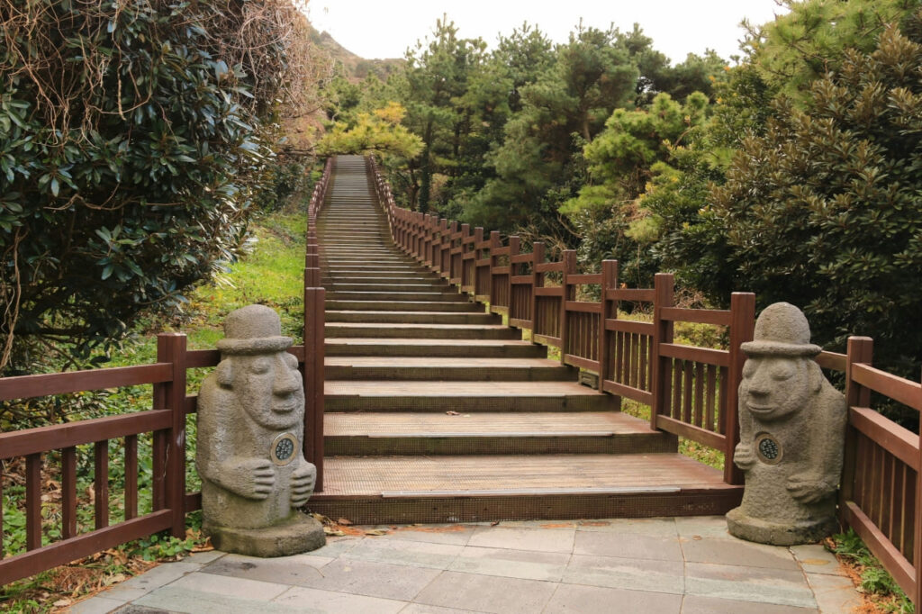 Welcoming Jeju - photo by Hongbin from Unsplash