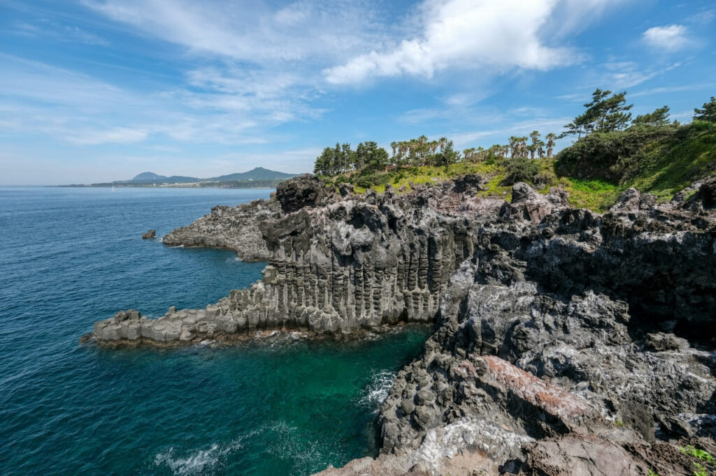 Jusangjeolli cliffs, Jeju - Lightscape Unsplash